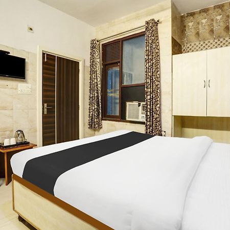 Hotel O Jammu Near Ragunath Bazaar Formerly Goodwill ภายนอก รูปภาพ