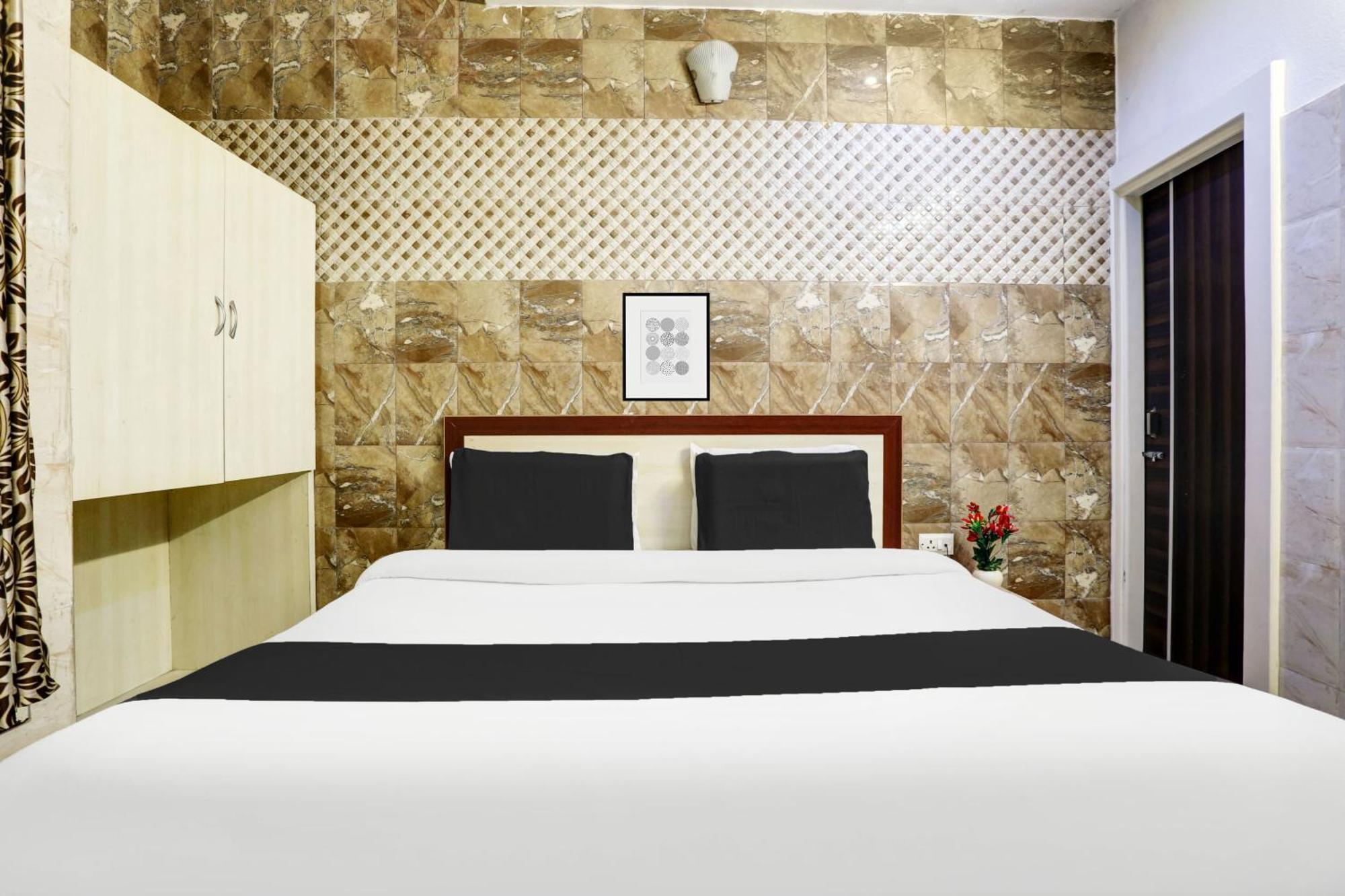 Hotel O Jammu Near Ragunath Bazaar Formerly Goodwill ภายนอก รูปภาพ