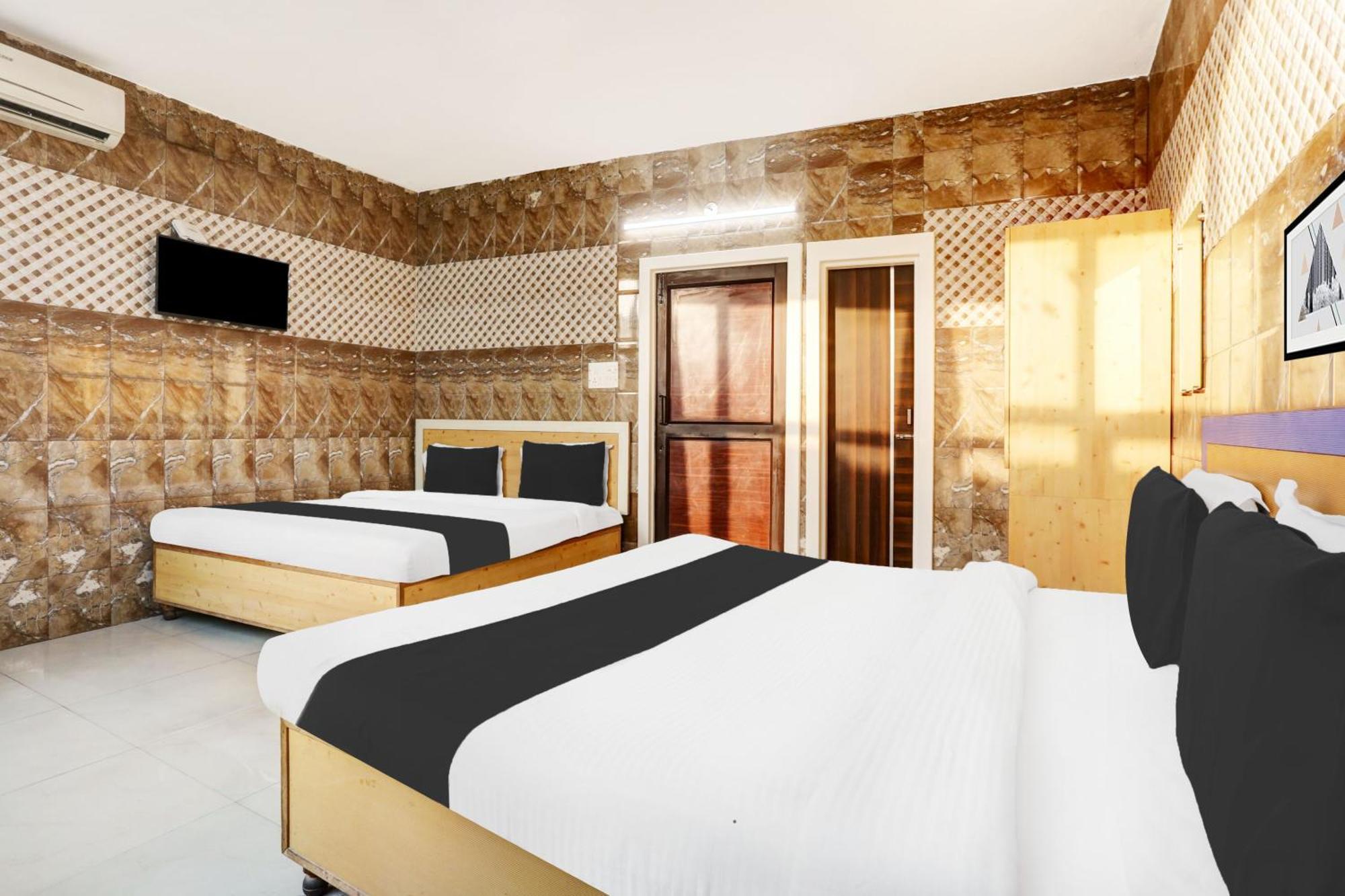 Hotel O Jammu Near Ragunath Bazaar Formerly Goodwill ภายนอก รูปภาพ