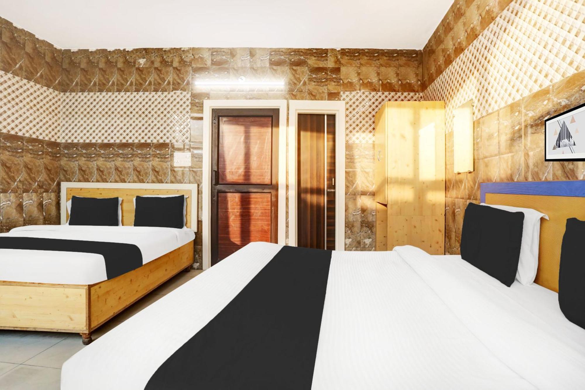 Hotel O Jammu Near Ragunath Bazaar Formerly Goodwill ภายนอก รูปภาพ